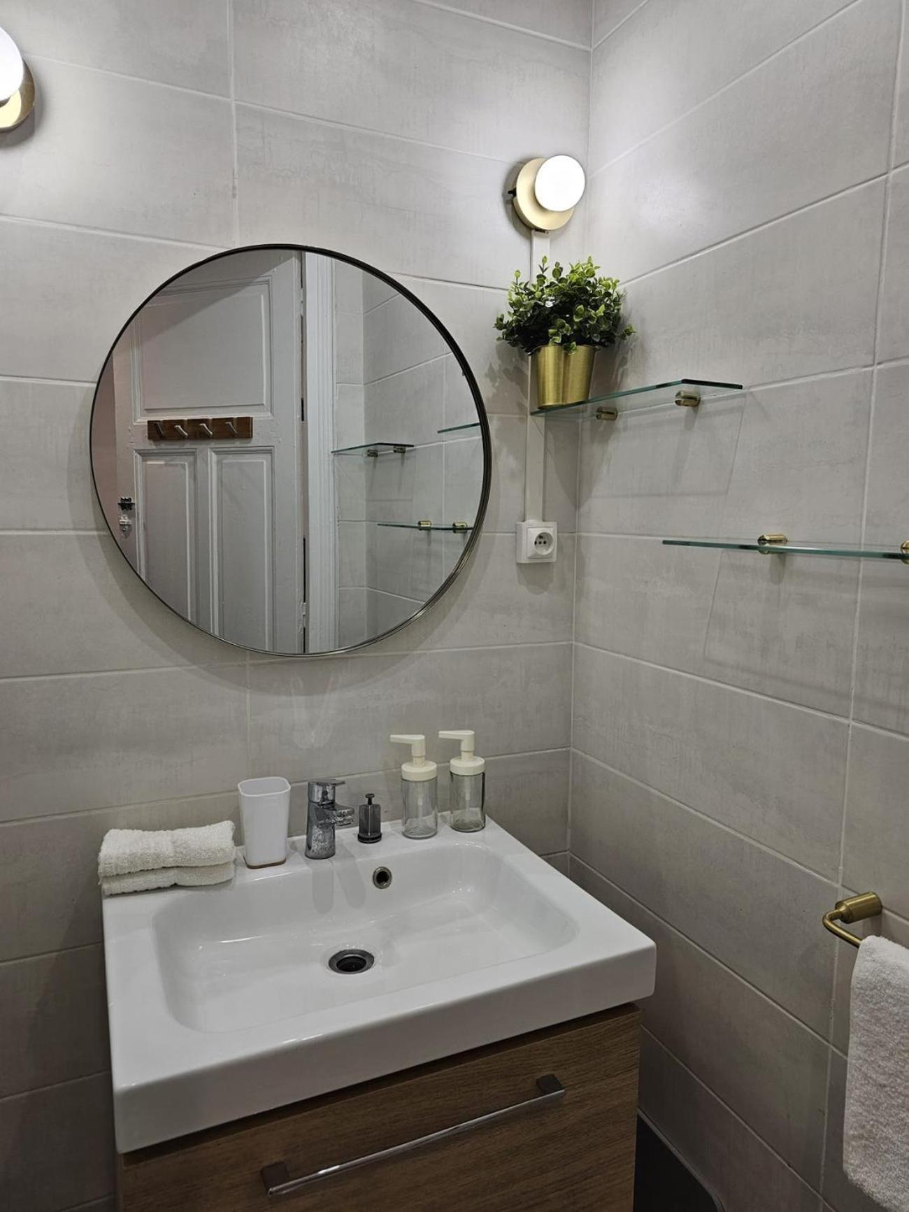 Beautiful 1 Bedroom Flat In Paris 17Th Luaran gambar